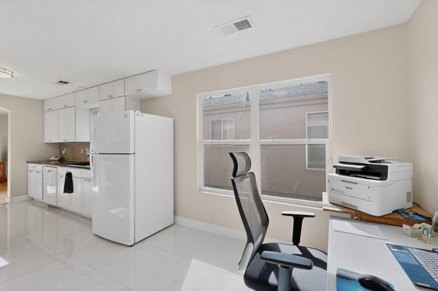 8428 Vista Penasco Avenue SW, Albuquerque, NM 87121