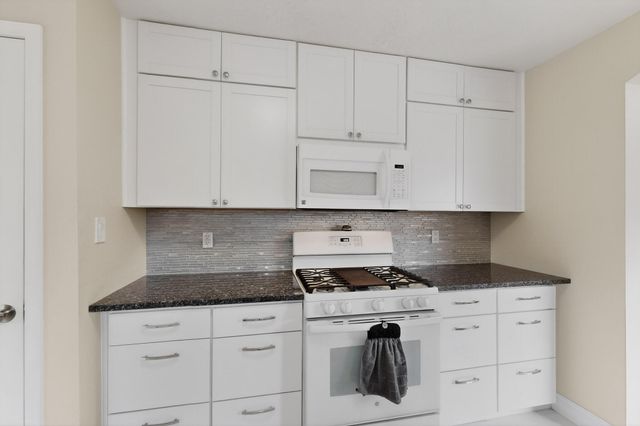 8428 Vista Penasco Avenue SW, Albuquerque, NM 87121