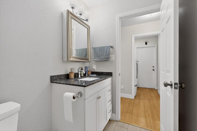 8428 Vista Penasco Avenue SW, Albuquerque, NM 87121