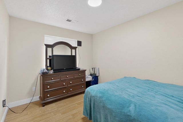 8428 Vista Penasco Avenue SW, Albuquerque, NM 87121