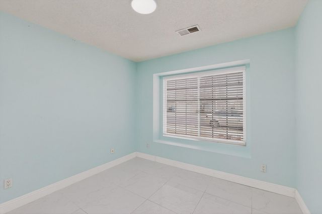 8428 Vista Penasco Avenue SW, Albuquerque, NM 87121