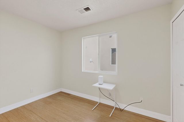 8428 Vista Penasco Avenue SW, Albuquerque, NM 87121