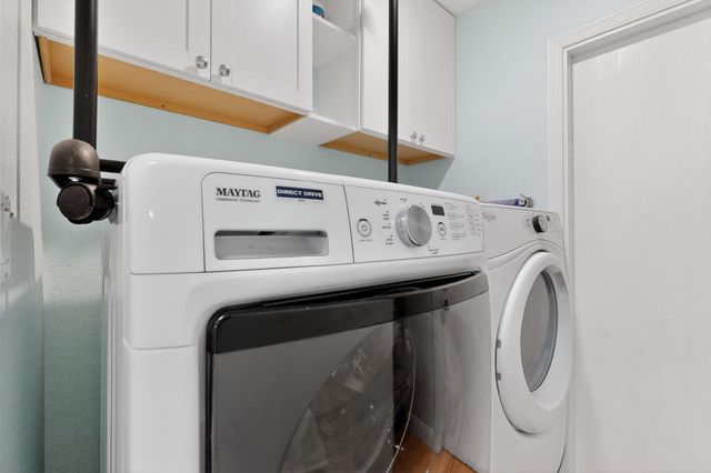 8428 Vista Penasco Avenue SW, Albuquerque, NM 87121