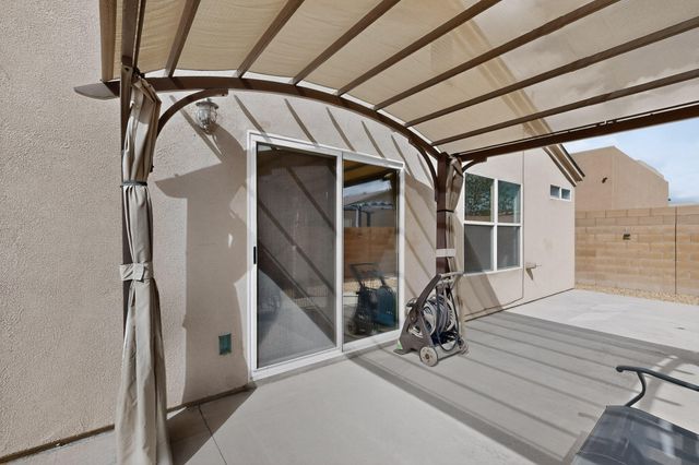 8428 Vista Penasco Avenue SW, Albuquerque, NM 87121