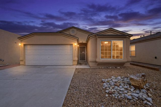 8428 Vista Penasco Avenue SW, Albuquerque, NM 87121