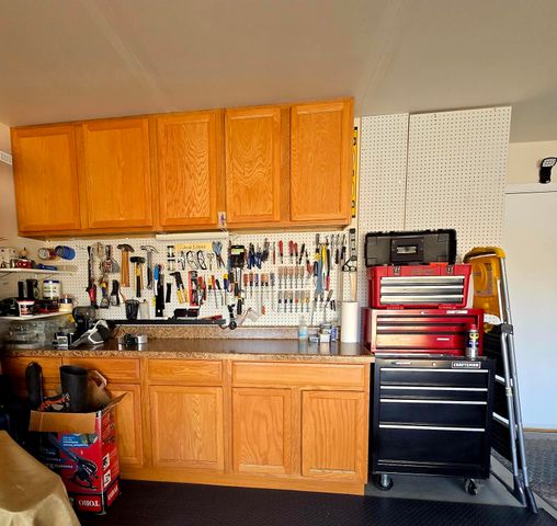 8428 Vista Penasco Avenue SW, Albuquerque, NM 87121