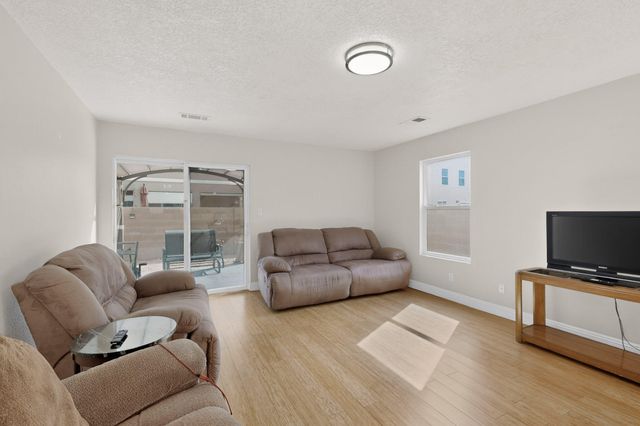 8428 Vista Penasco Avenue SW, Albuquerque, NM 87121