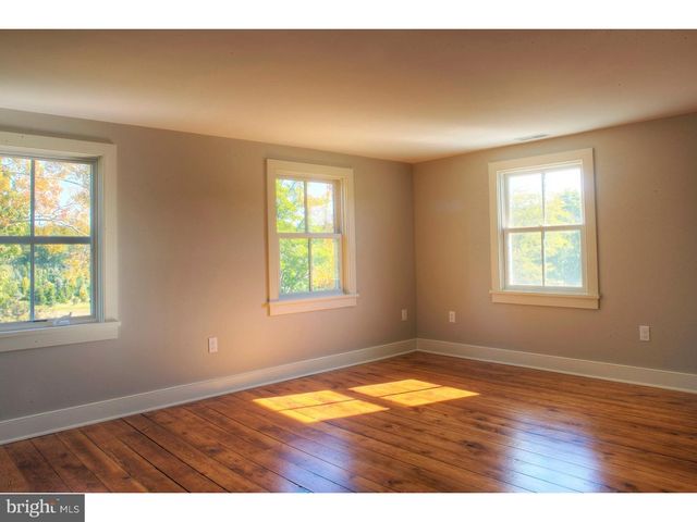 5253 UPPER MOUNTAIN RD, New Hope, PA 18938