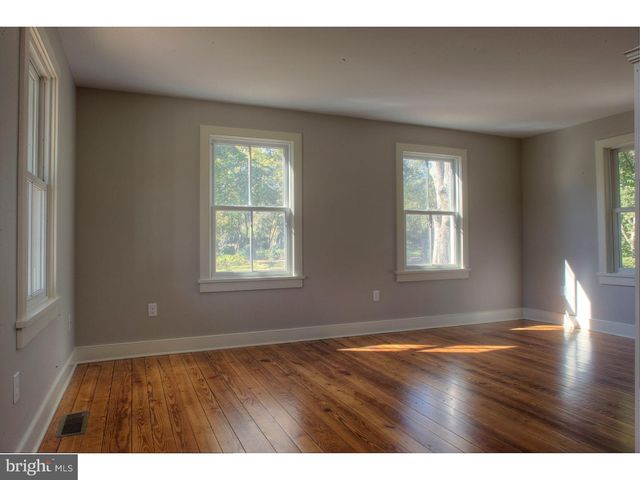 5253 UPPER MOUNTAIN RD, New Hope, PA 18938