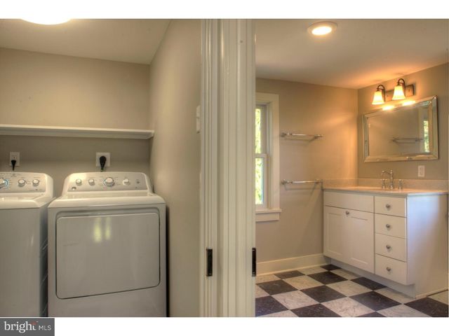 5253 UPPER MOUNTAIN RD, New Hope, PA 18938
