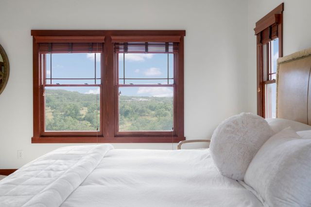 21311 Hamilton Pool RD, Dripping Springs, TX 78620