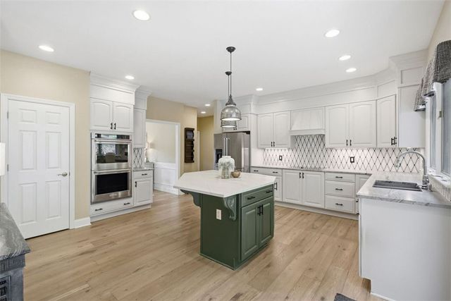 1560 Barrington Drive, Franklin Park, PA 15090