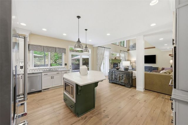 1560 Barrington Drive, Franklin Park, PA 15090