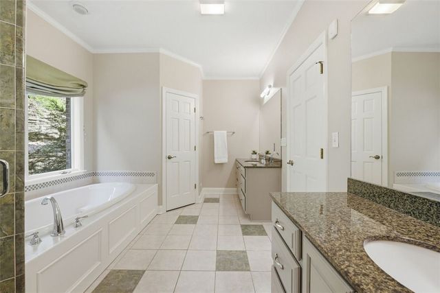 1560 Barrington Drive, Franklin Park, PA 15090
