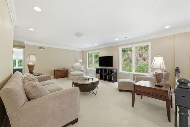 1560 Barrington Drive, Franklin Park, PA 15090