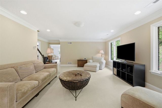 1560 Barrington Drive, Franklin Park, PA 15090