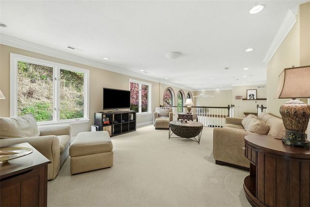 1560 Barrington Drive, Franklin Park, PA 15090