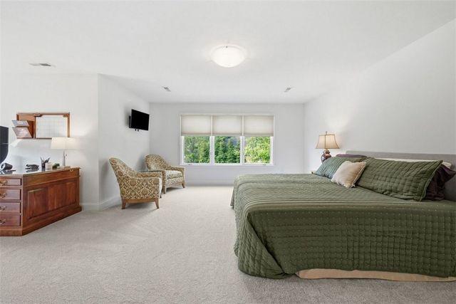 1560 Barrington Drive, Franklin Park, PA 15090