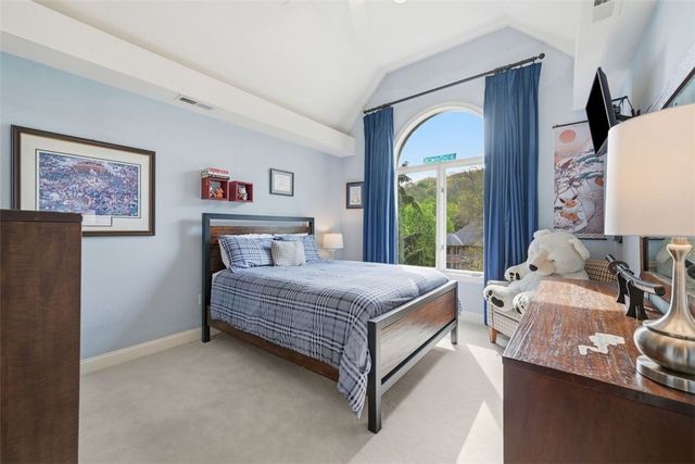 1560 Barrington Drive, Franklin Park, PA 15090