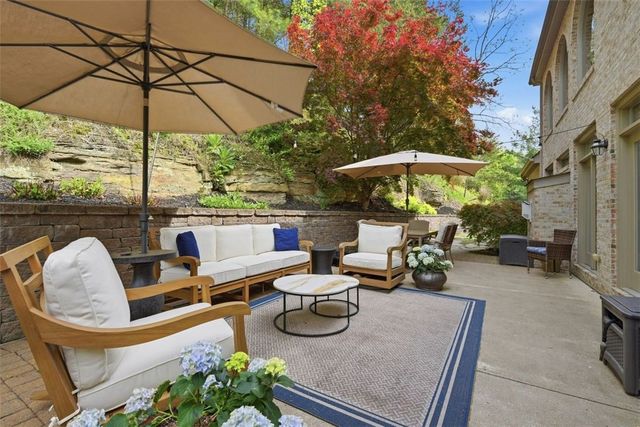 1560 Barrington Drive, Franklin Park, PA 15090