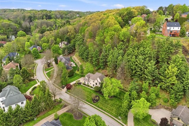 1560 Barrington Drive, Franklin Park, PA 15090