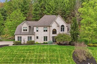 1560 Barrington Drive, Franklin Park, PA 15090