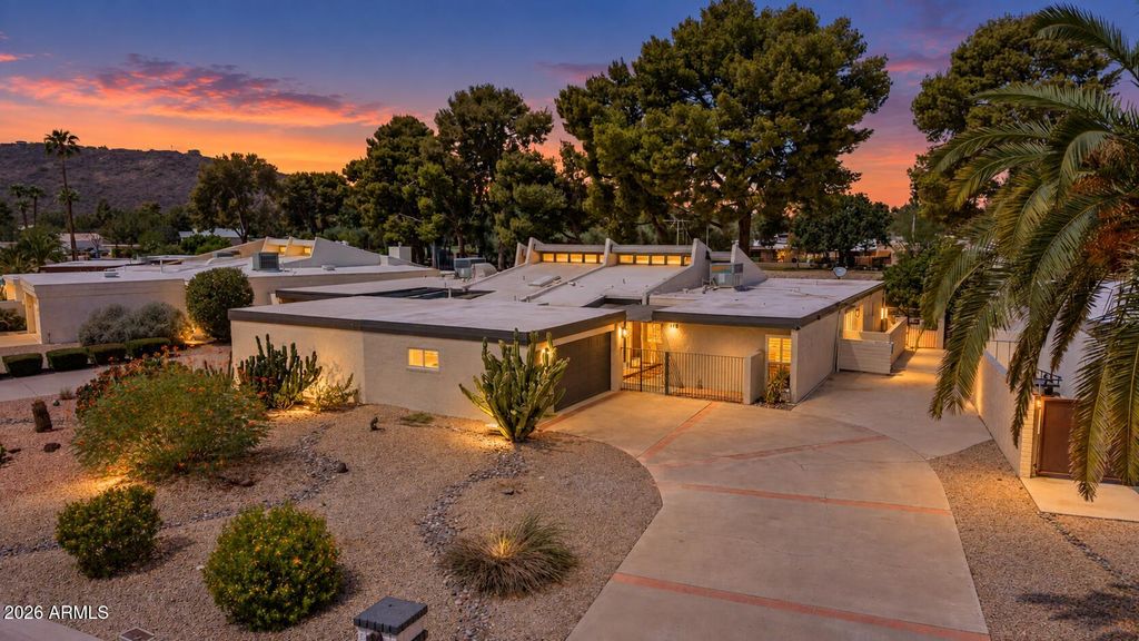 118 W TAM OSHANTER Drive, Phoenix, AZ 85023 — photo 2