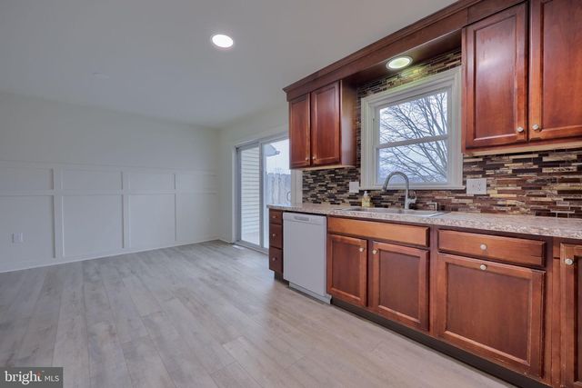 2227 OLDE MEADOW CT, East Petersburg, PA 17520