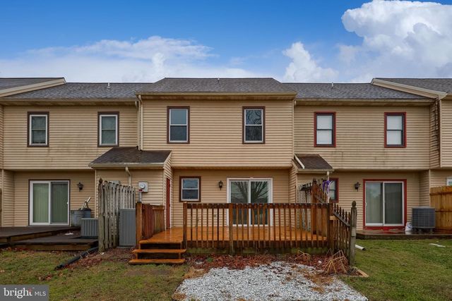 2227 OLDE MEADOW CT, East Petersburg, PA 17520