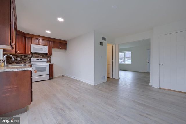 2227 OLDE MEADOW CT, East Petersburg, PA 17520