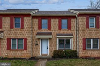 2227 OLDE MEADOW CT, East Petersburg, PA 17520