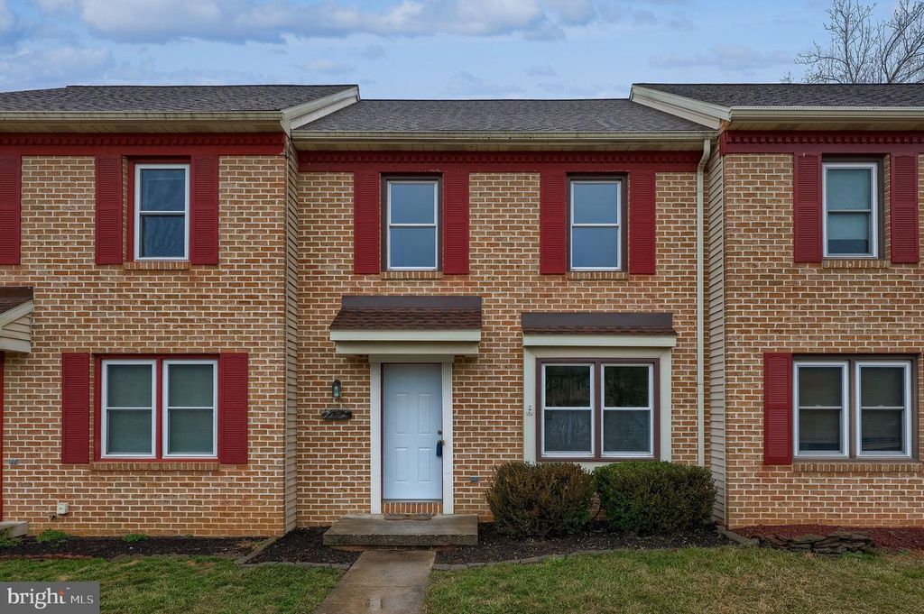 2227 OLDE MEADOW CT, East Petersburg, PA 17520