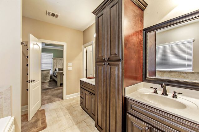 190 Orange Grove Rd, Thibodaux, LA 70301