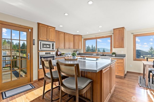 5814 149th Avenue SE, Bellevue, WA 98006