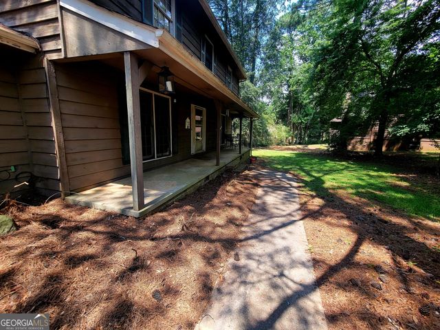 963 Blackberry Court, Ellenwood, GA 30294