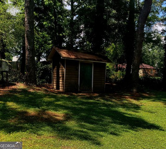 963 Blackberry Court, Ellenwood, GA 30294