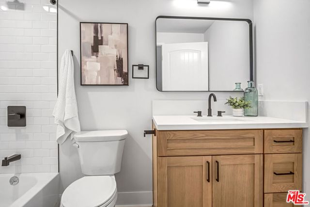 10035 S Western Avenue 6, Los Angeles, CA 90047