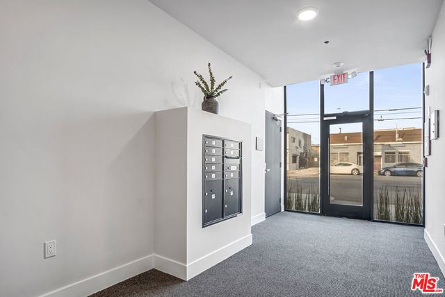 10035 S Western Avenue 6, Los Angeles, CA 90047