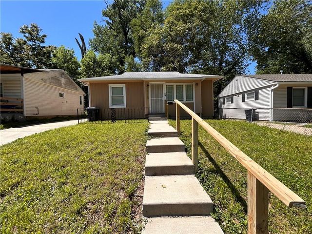 3716 MERSINGTON Avenue, Kansas City, MO 64128