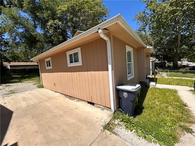 3716 MERSINGTON Avenue, Kansas City, MO 64128