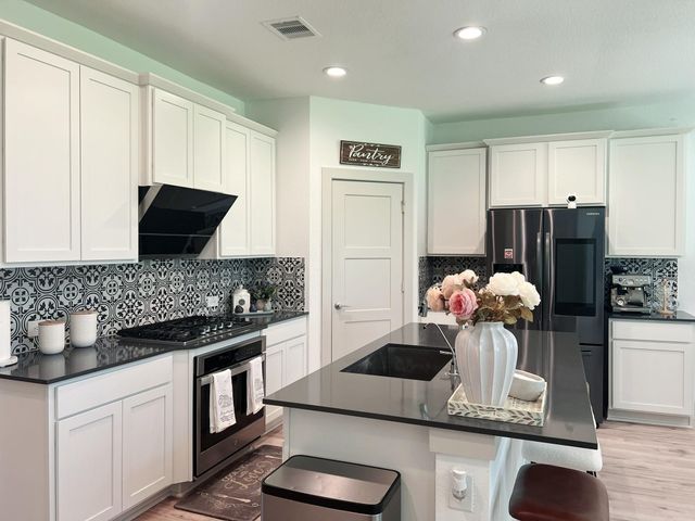 10023 Angelina Woods Lane, Conroe, TX 77384