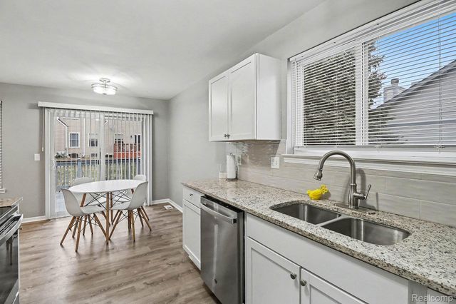 21920 Quail Ridge Drive N, Brownstown Charter Township, MI 48193