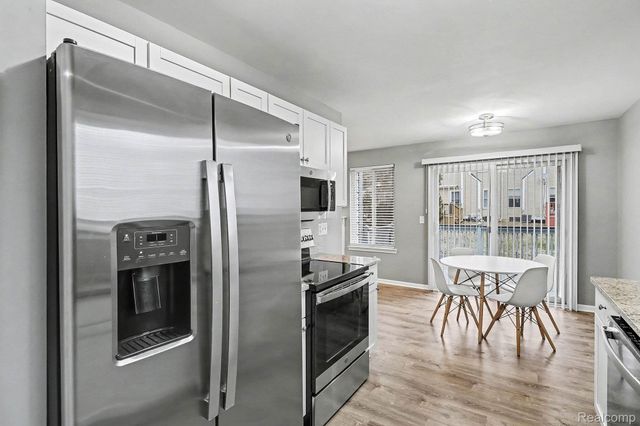 21920 Quail Ridge Drive N, Brownstown Charter Township, MI 48193