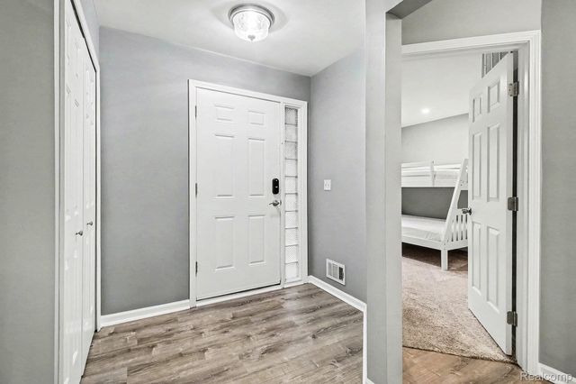 21920 Quail Ridge Drive N, Brownstown Charter Township, MI 48193