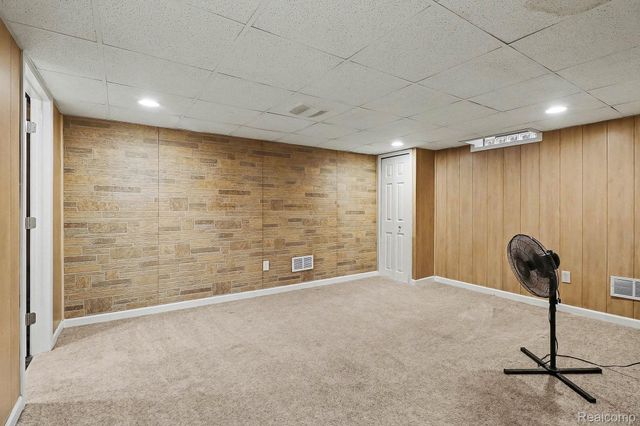 21920 Quail Ridge Drive N, Brownstown Charter Township, MI 48193