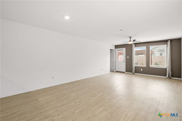 517 Texas Angel Way, Jarrell, TX 76537