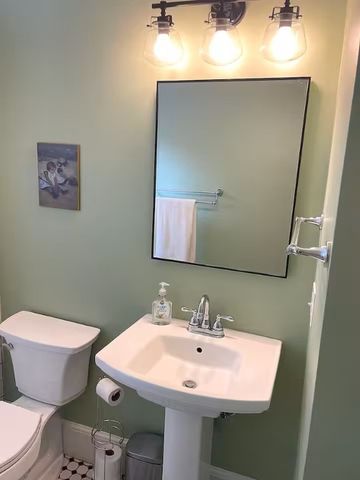 41 Merton Road 2, Newport, RI 02840