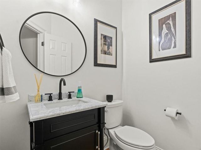 9745 AUTRY FALLS Drive, Alpharetta, GA 30022