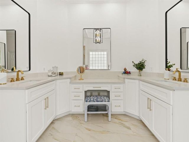 9745 AUTRY FALLS Drive, Alpharetta, GA 30022