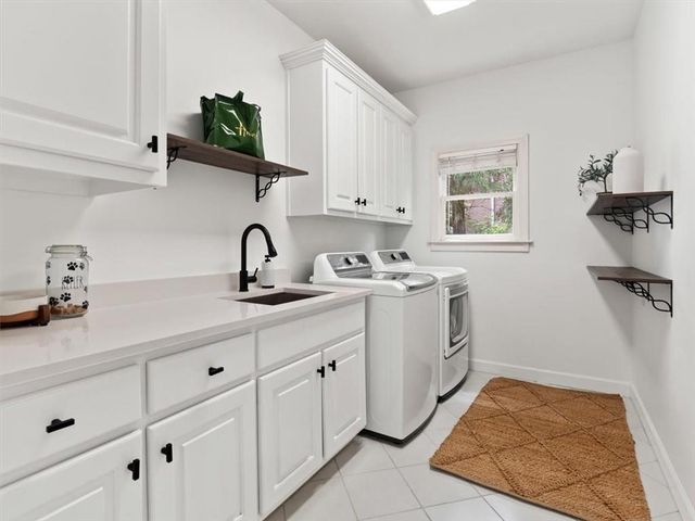 9745 AUTRY FALLS Drive, Alpharetta, GA 30022